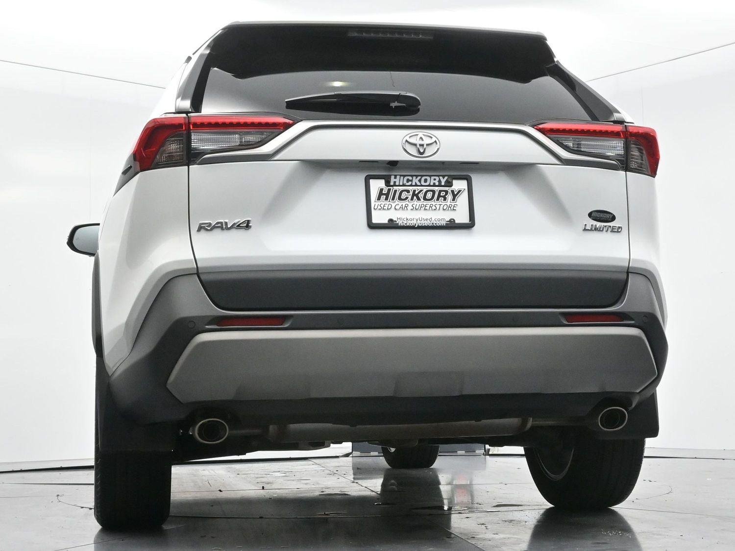 Used 2025 Wind Chill Pearl Toyota Limited image 50