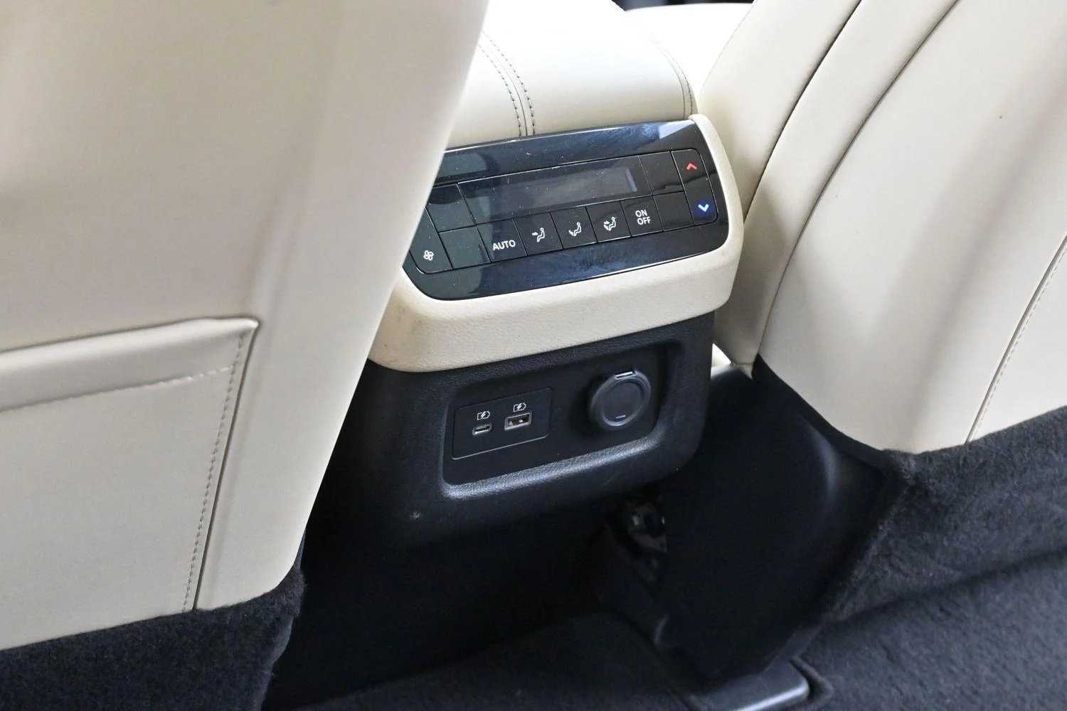 Used 2023 Black INFINITI PURE image 31