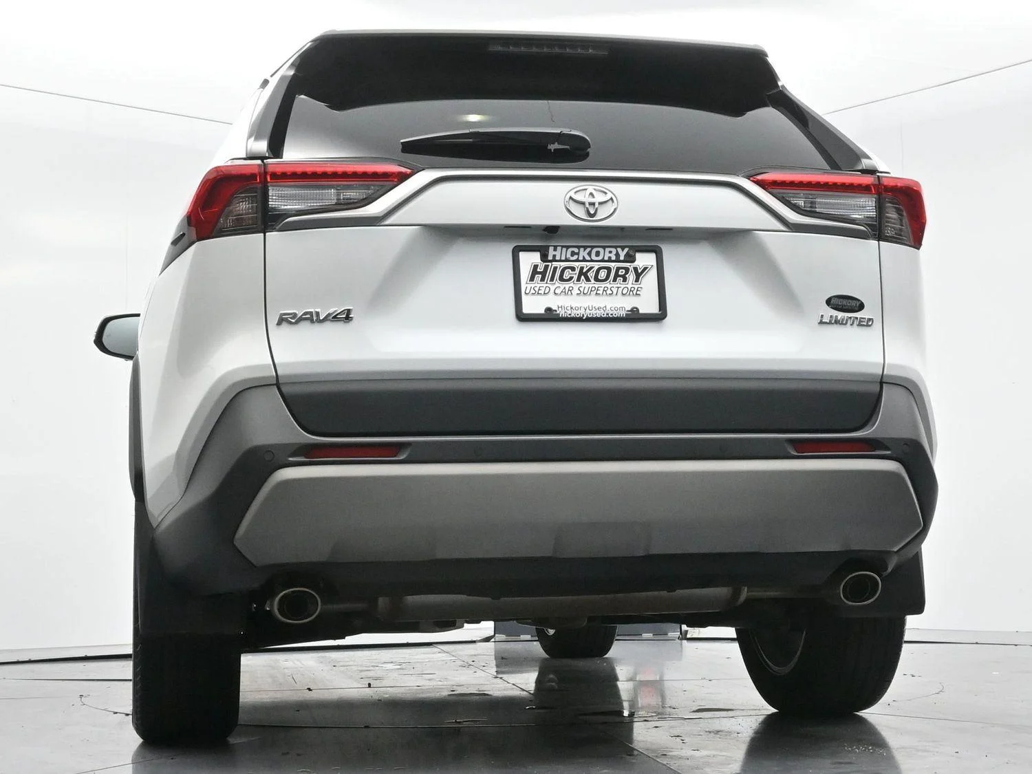 Used 2025 Wind Chill Pearl Toyota Limited image 50