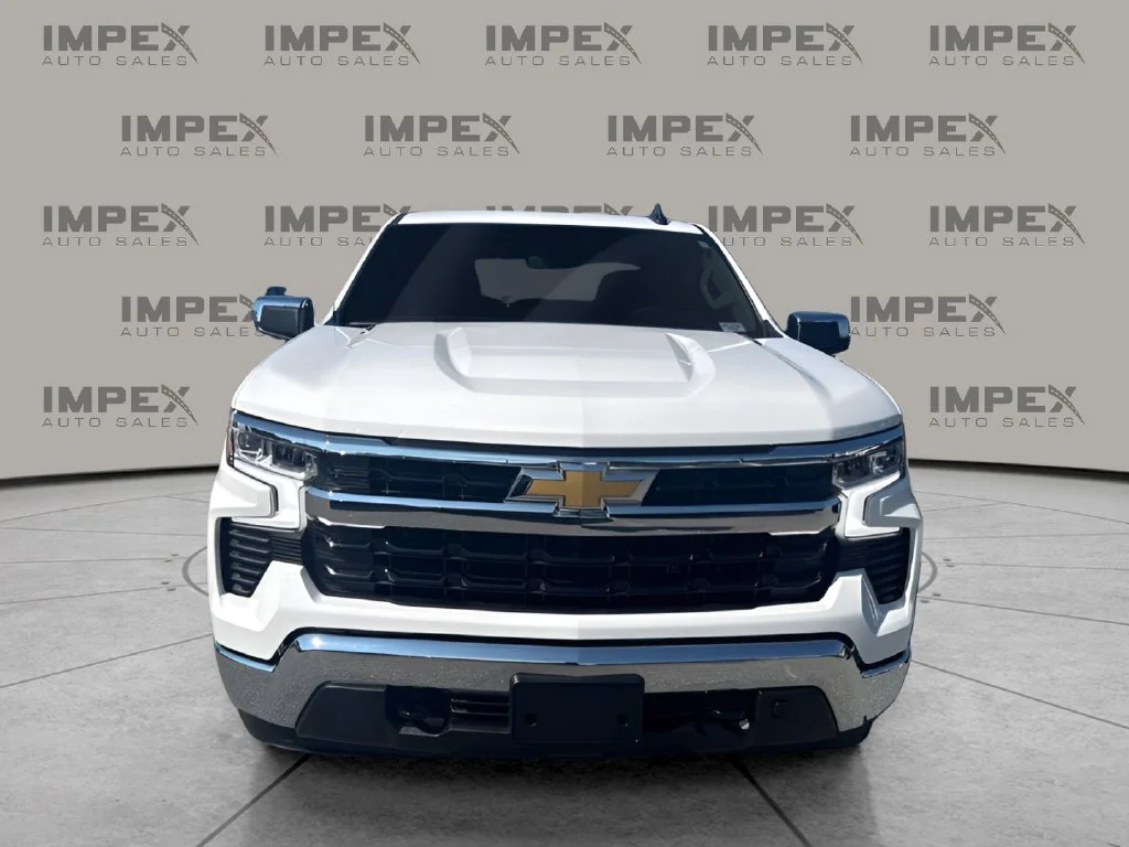 Used 2025 White Chevrolet LT image 8