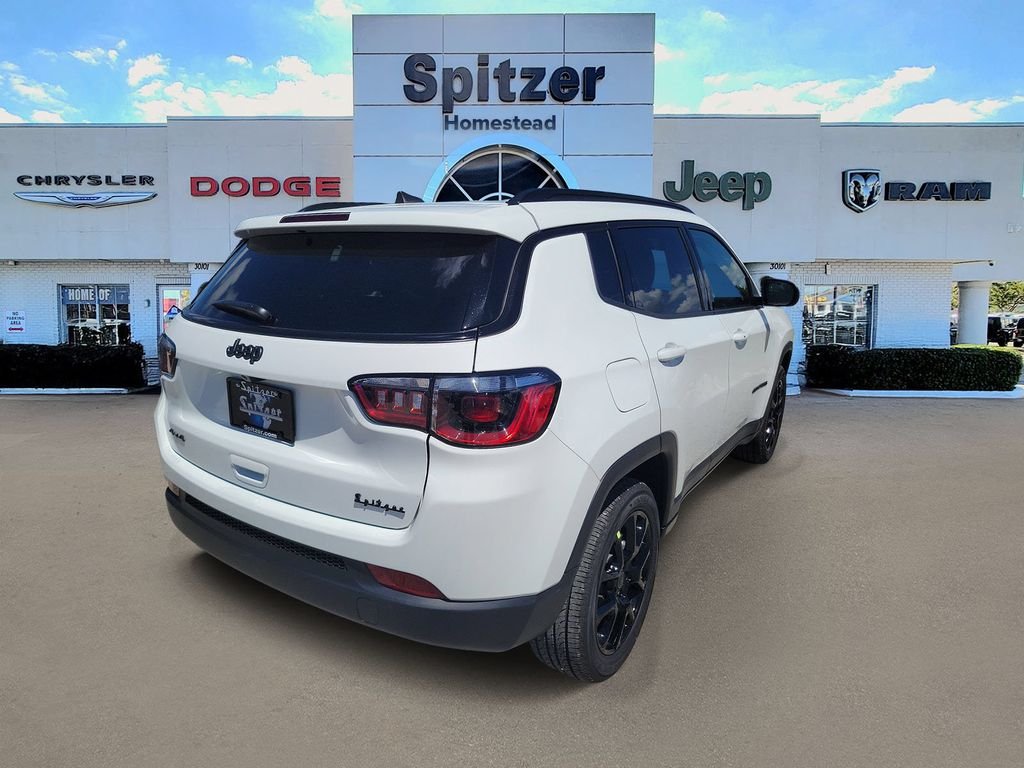 New 2026 Bright White Clearcoat Jeep Latitude image 2