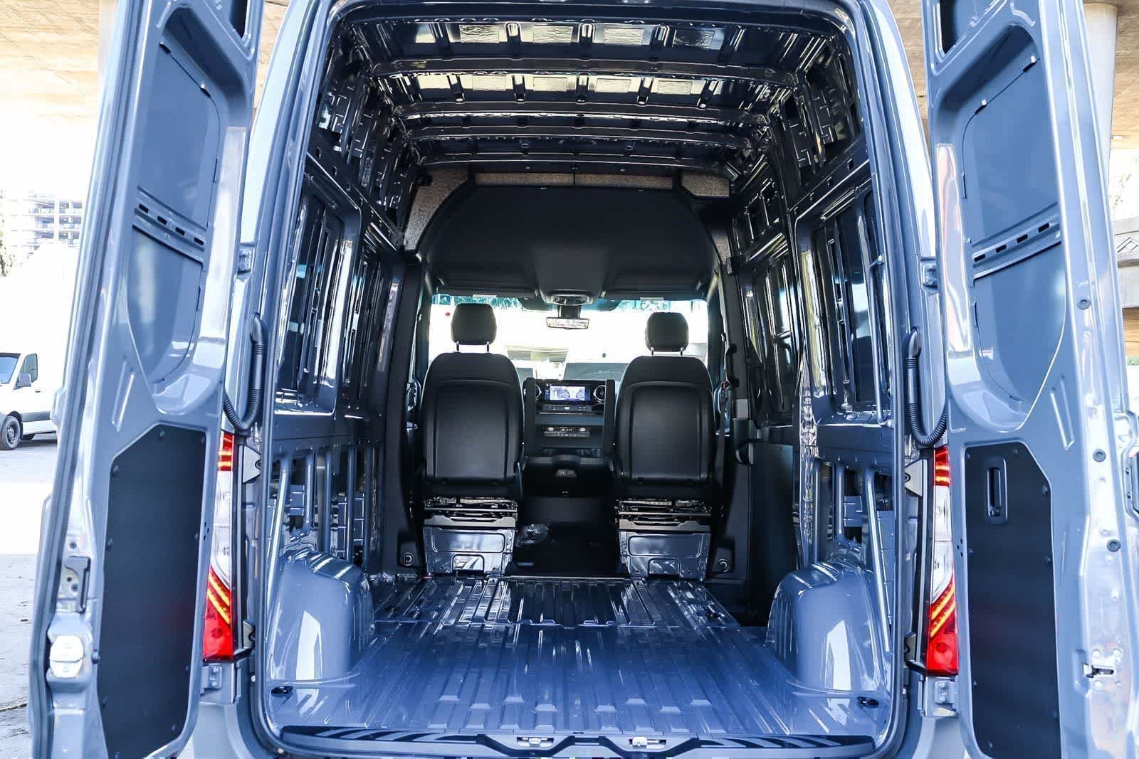 New 2026 Graphite Gray Mercedes-Benz Cargo 144WB High Roof AWD 2.0L I4 Diesel Turbo HO image 31