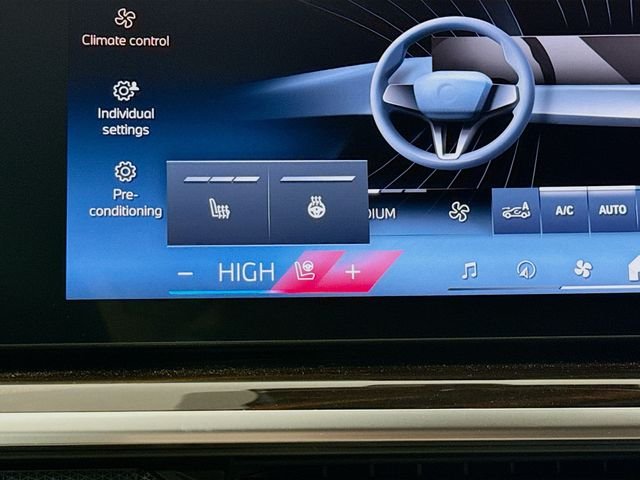 Used 2026 White Metallic BMW xDrive40i image 21