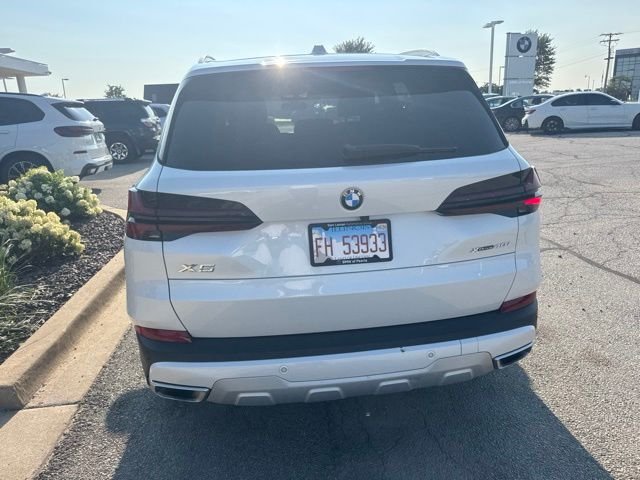 Used 2024 White Metallic BMW xDrive40i image 7