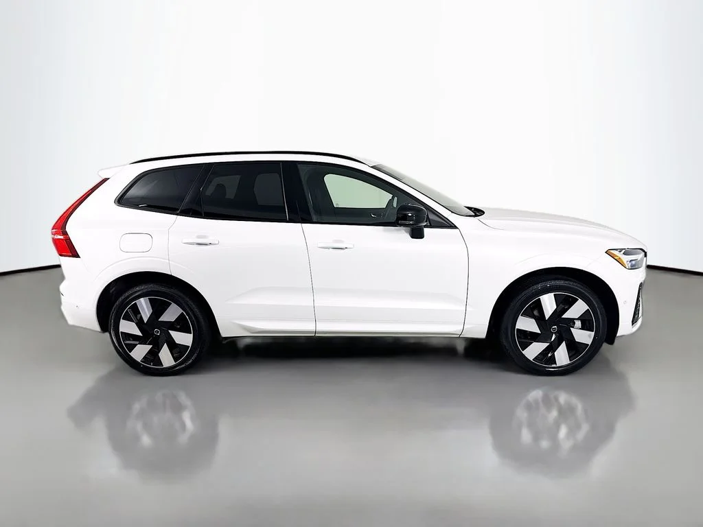Certified Used 2024 Crystal White Volvo Ultimate image 8