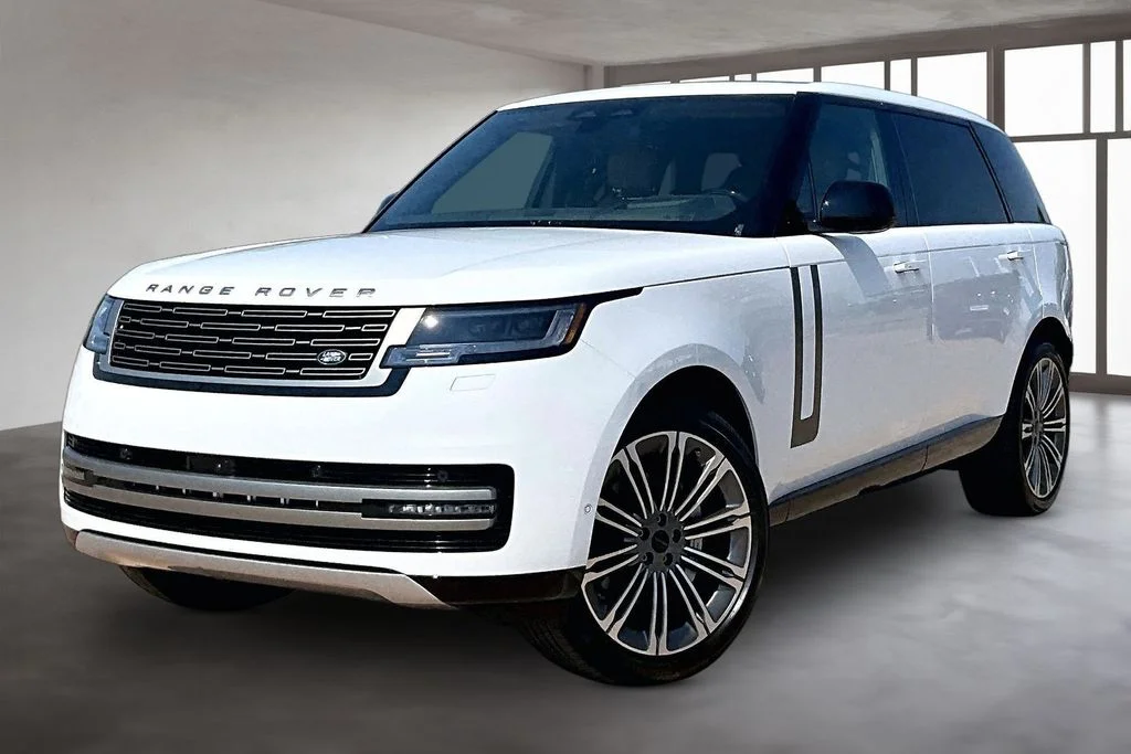 New 2026 White Land Rover SE image 1