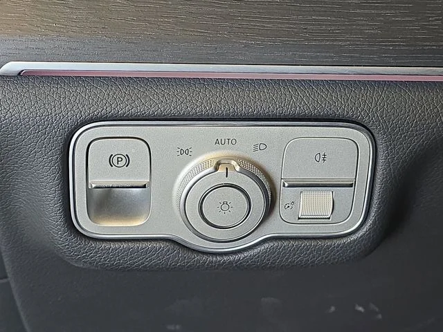 Used 2024 Black Mercedes-Benz GLE 350 image 29
