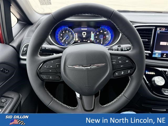 New 2026 Red Hot Pearl-Coat Exterior Paint Chrysler Select image 8