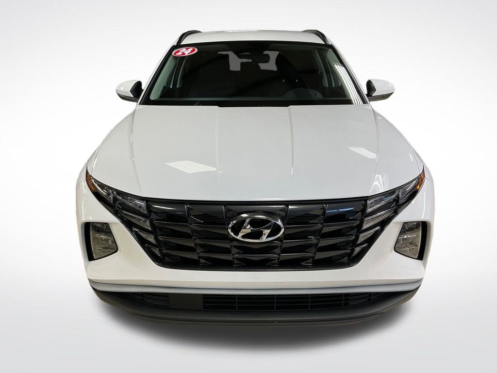 Used 2024 White Hyundai SEL image 11