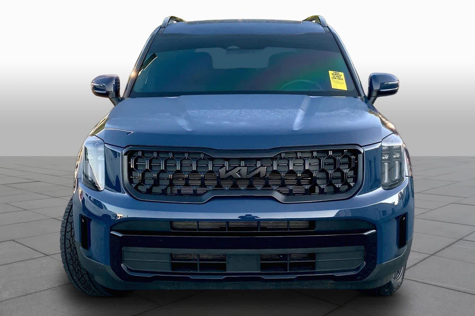 Used 2025 Midnight Lake Blue Kia EX X-Pro image 4