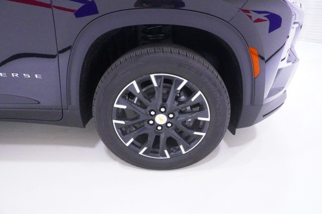 New 2026 Mosaic Black Metallic Chevrolet LT image 5