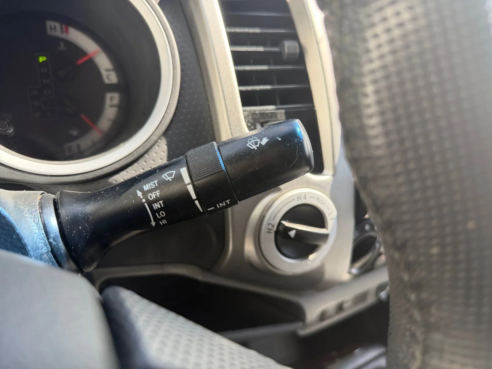 Used 2014 Super White Toyota Base image 17