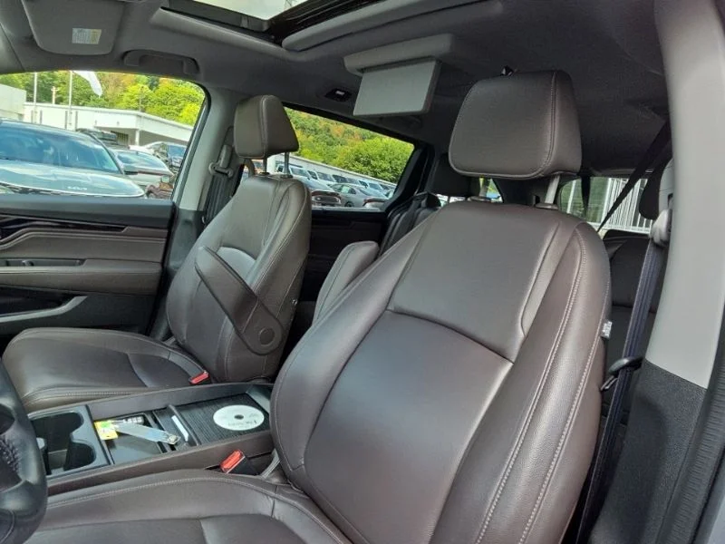 Used 2023  Honda Touring image 32