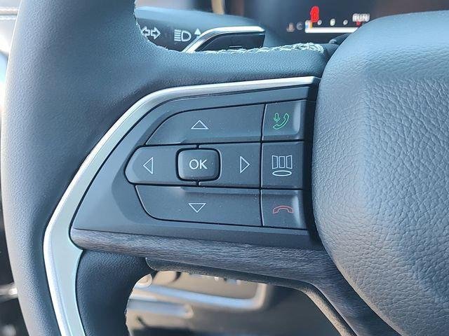 New 2026 Baltic Gray Metallic Clearcoat Jeep Laredo image 23