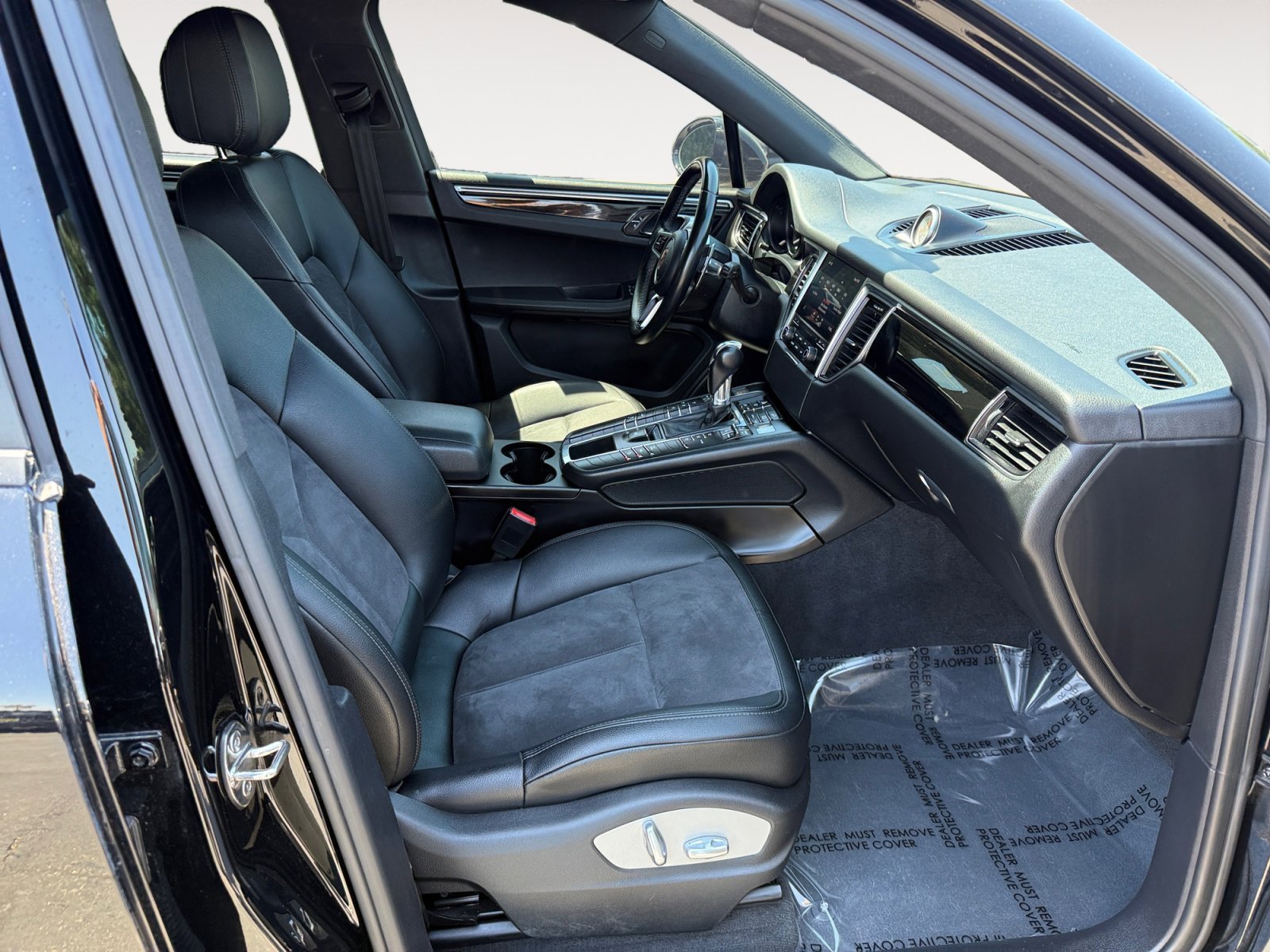 Used 2018 Black Porsche Base image 19