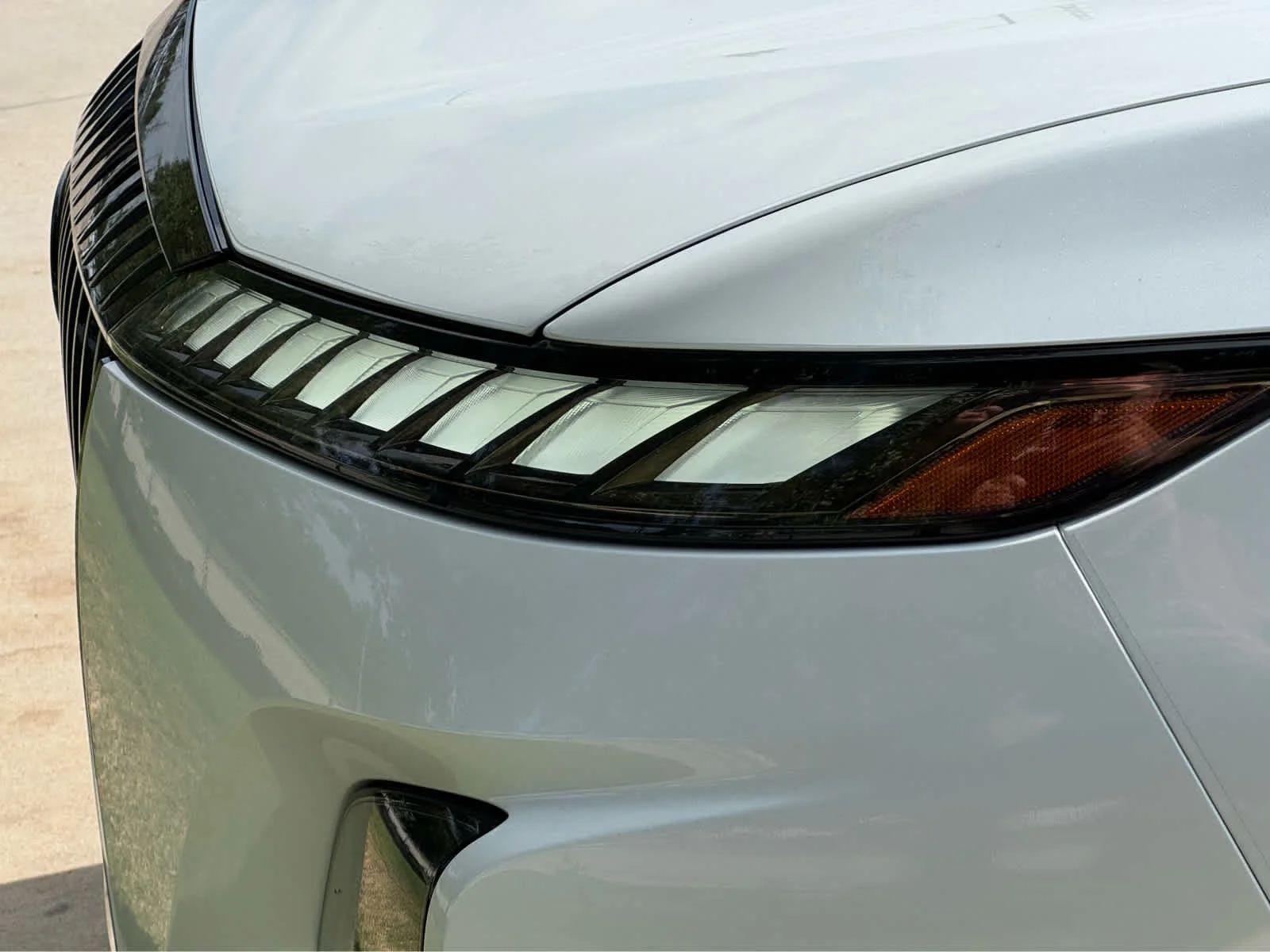 New 2026 RADIANT WHITE INFINITI Luxe 2WD image 5