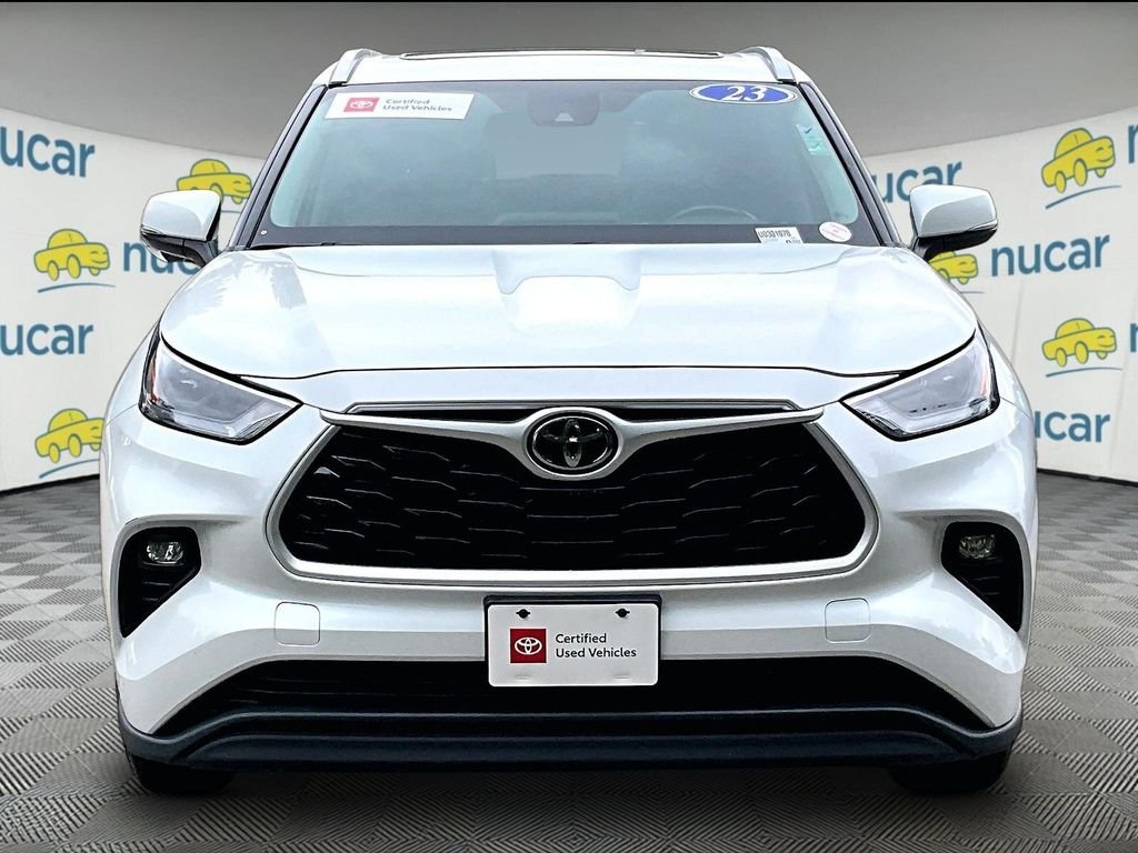 Used 2023 Beige Toyota XLE image 2
