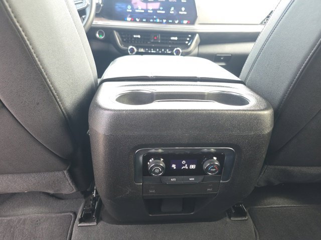 Used 2025 White Chevrolet LT image 28