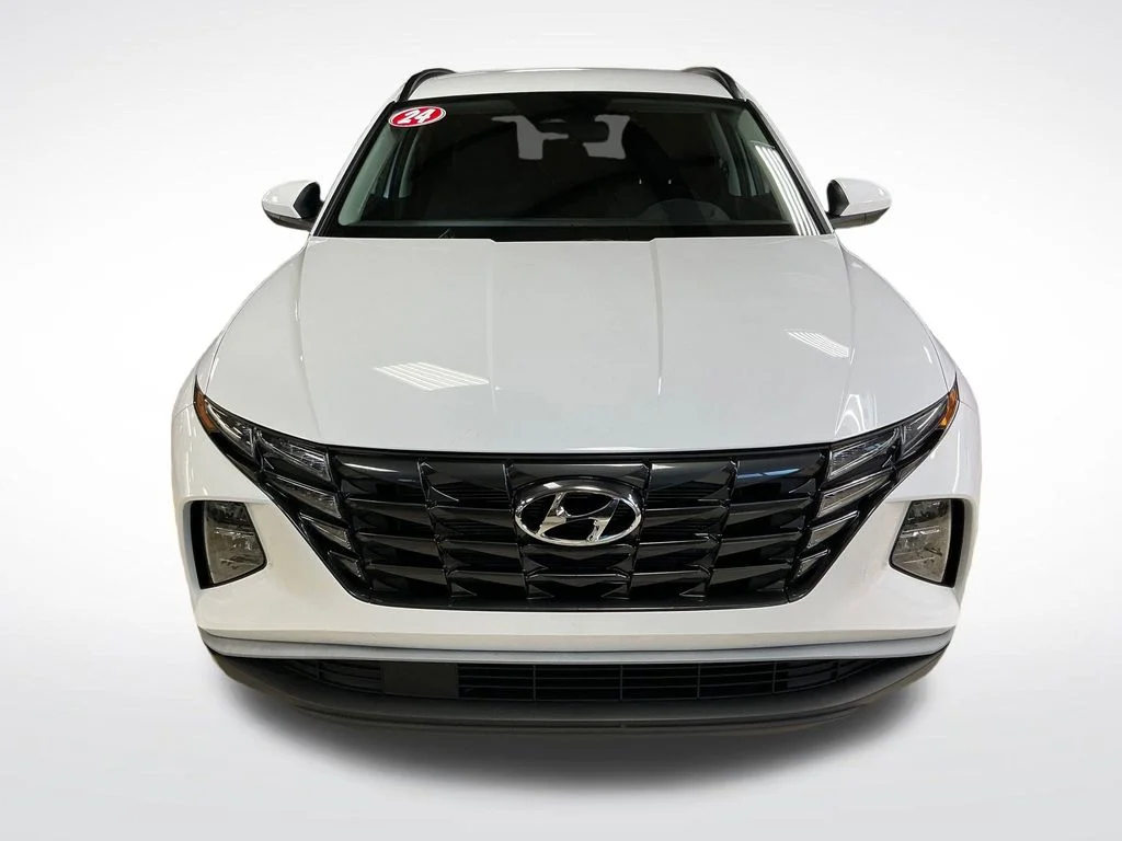 Used 2024 White Hyundai SEL image 11