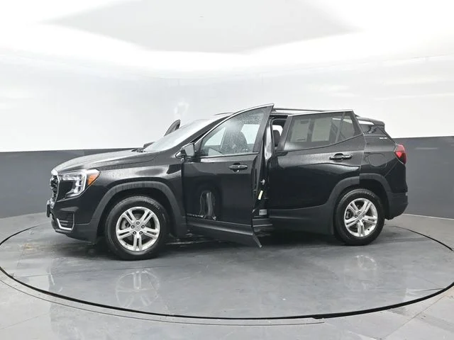 Certified Used 2023 Ebony Twilight Metallic GMC SLE image 32