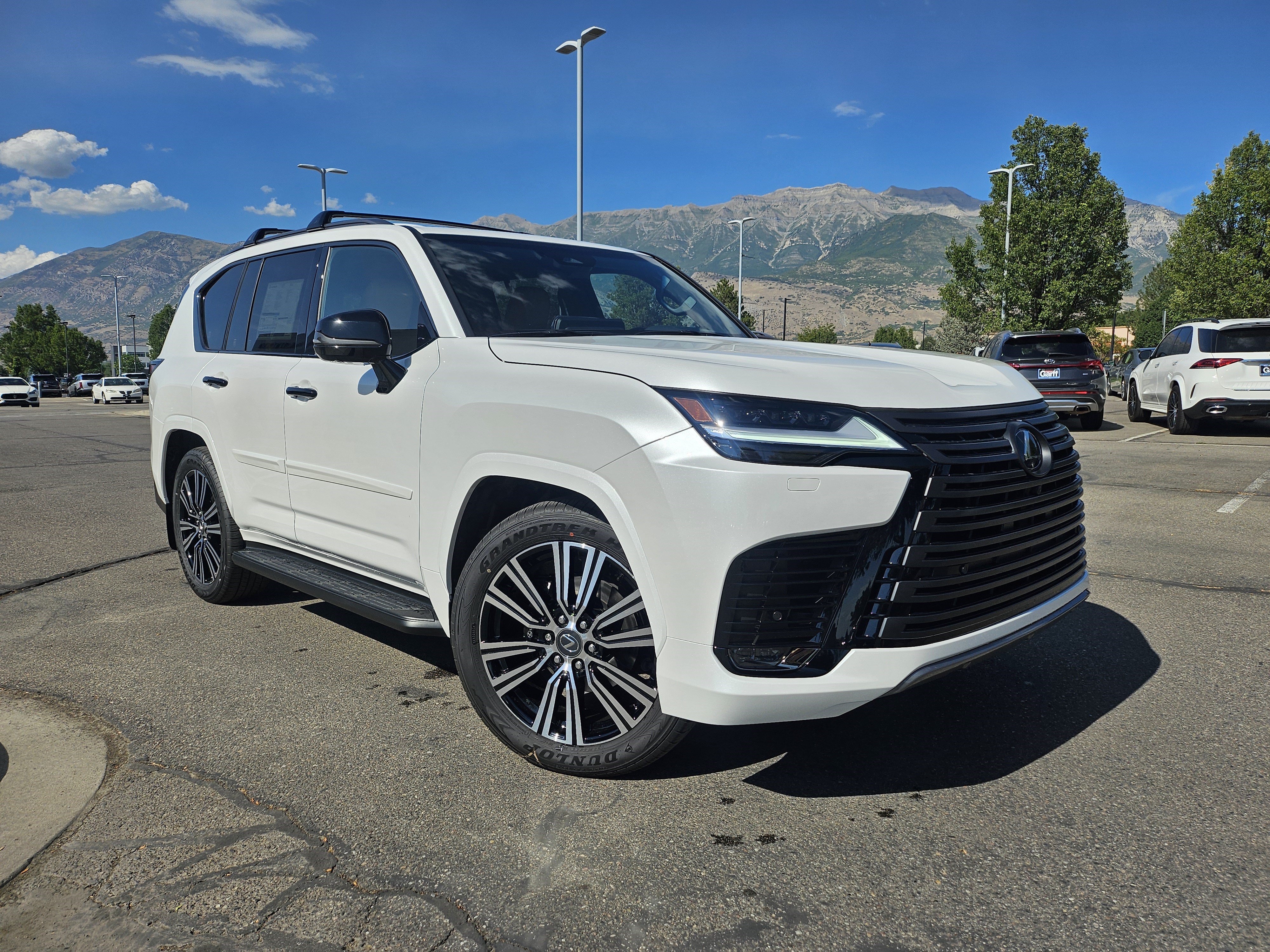 New 2026 Eminent White Pearl Lexus LUXURY image 3