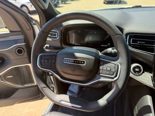 2024 Jeep Wagoneer Series III - Photo 17