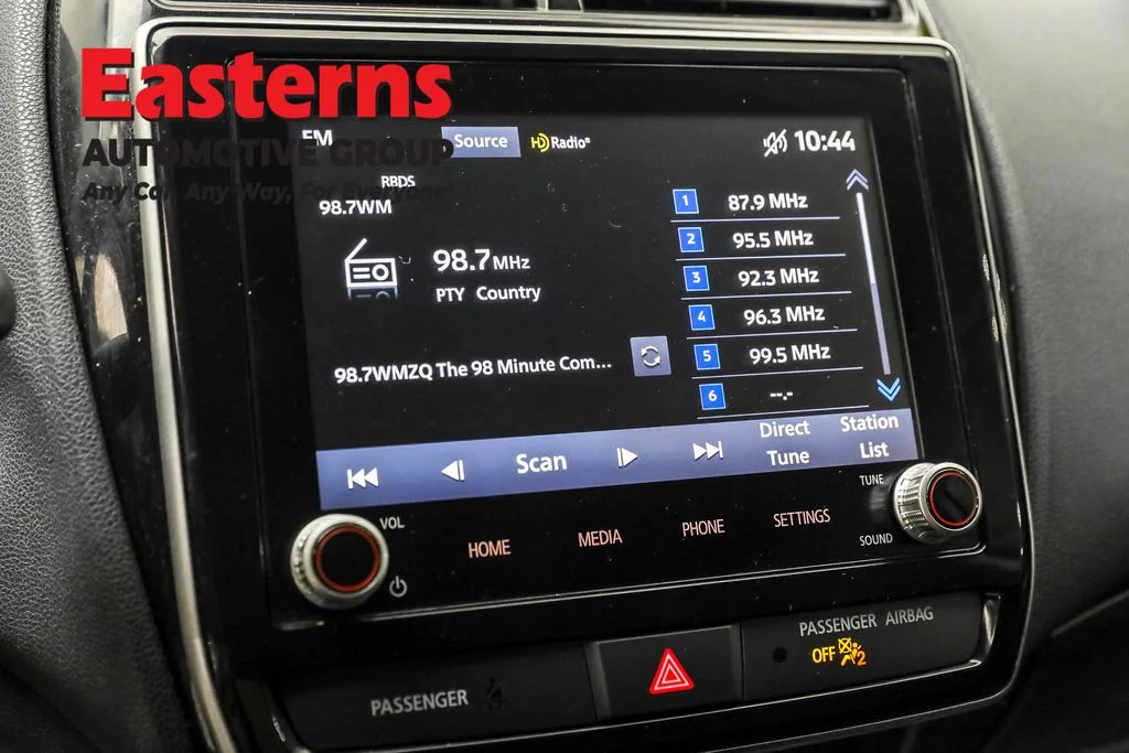 Used 2022 Red Mitsubishi 2.0 LE image 18