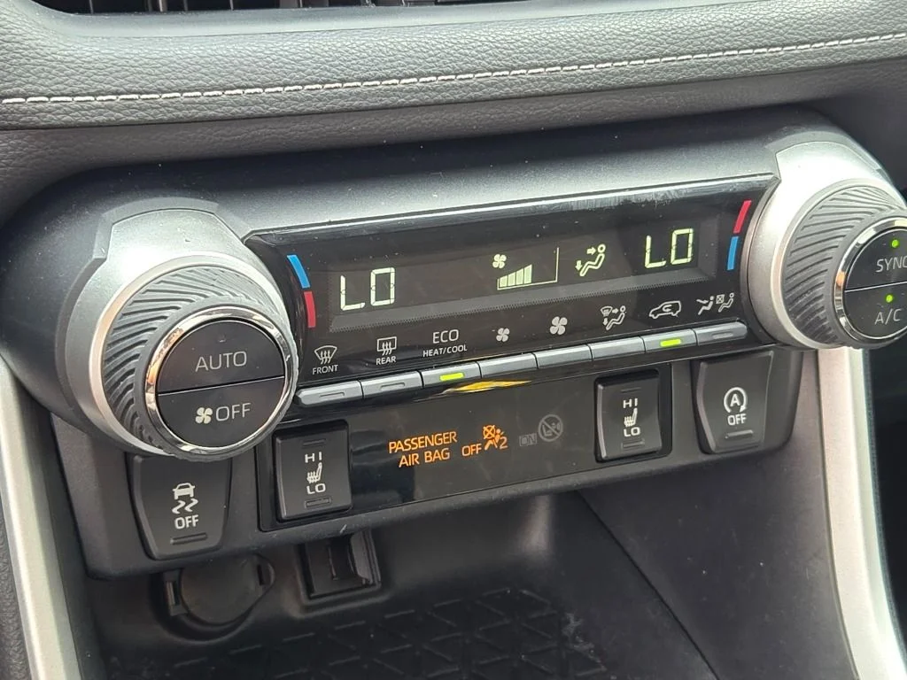 Used 2020 Midnight Black Metallic Toyota XLE image 27
