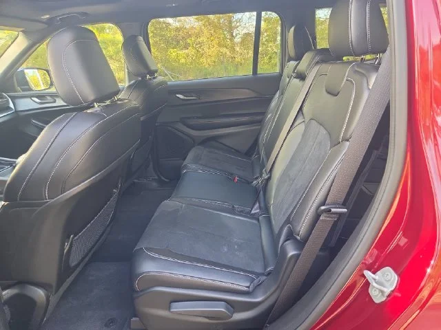 Used 2025 Red Jeep Altitude X image 28