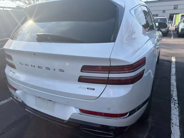Used 2021 White Genesis 3.5T image 11