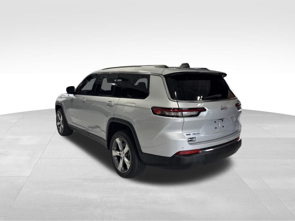 Used 2022 Silver Jeep Limited image 3