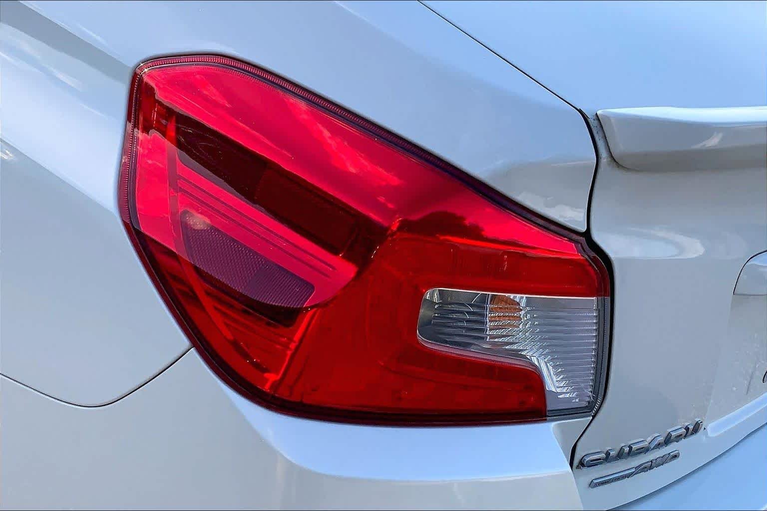 Used 2018 Crystal White Pearl Subaru Limited image 25