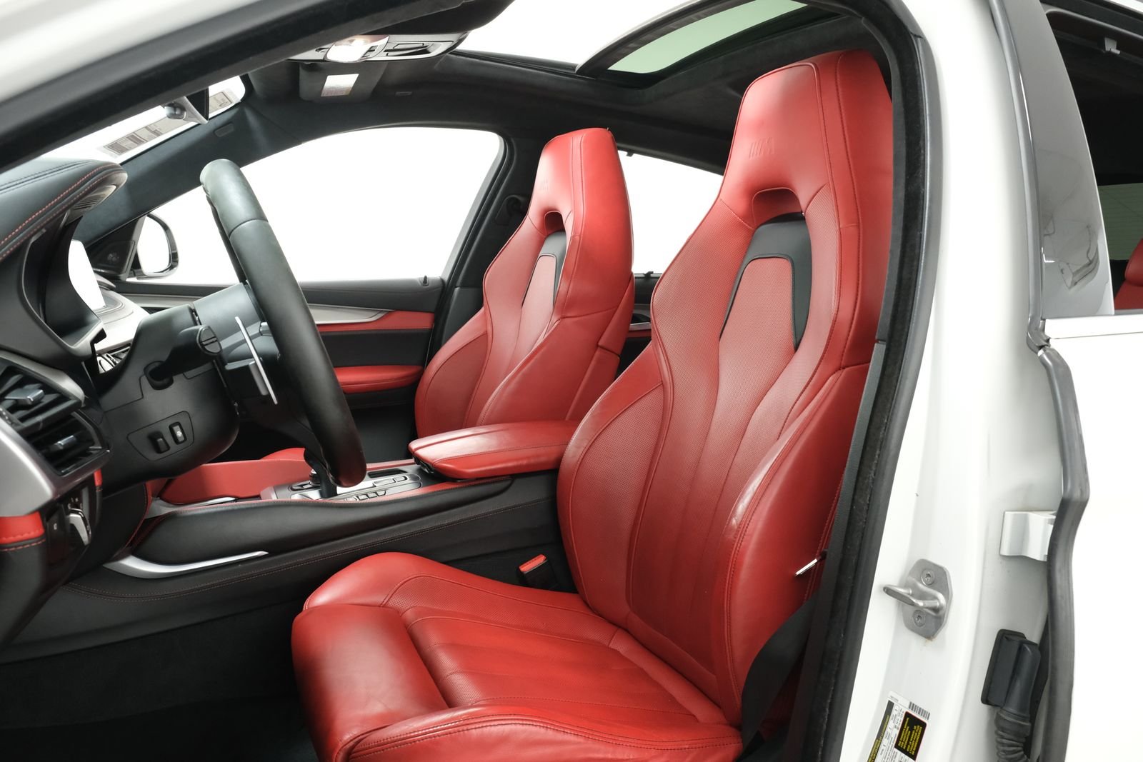 Used 2016 White Metallic BMW Base image 28