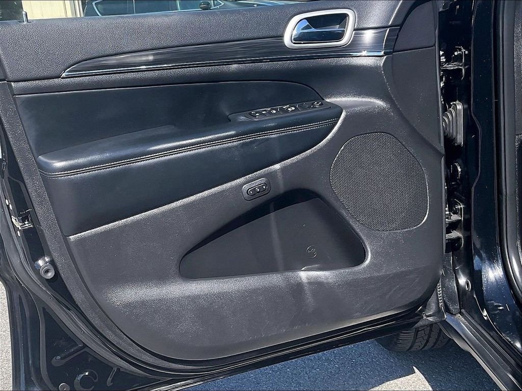 Used 2021 Black Jeep Limited image 9
