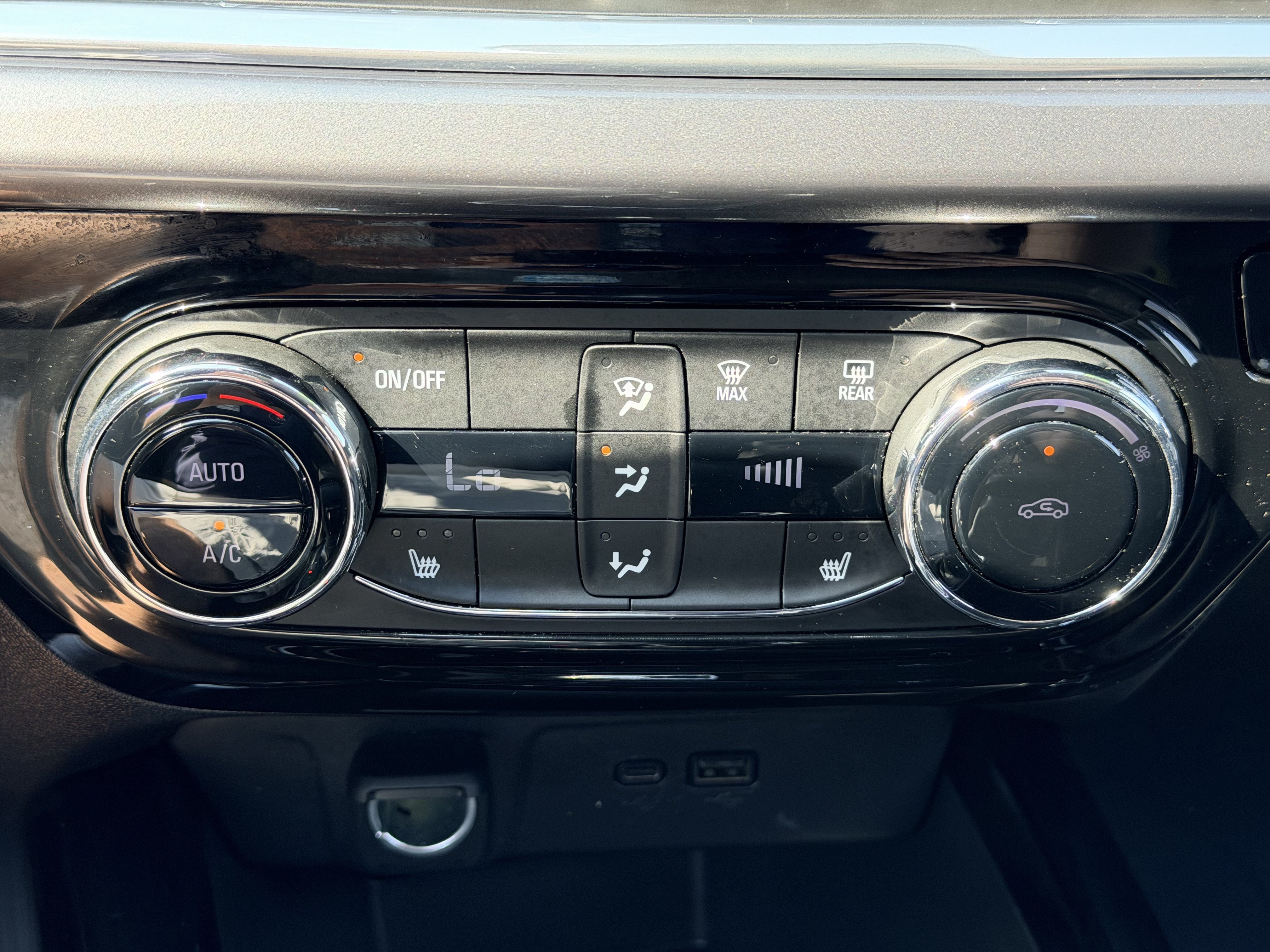Used 2025 Sterling Gray Metallic Chevrolet ACTIV image 12