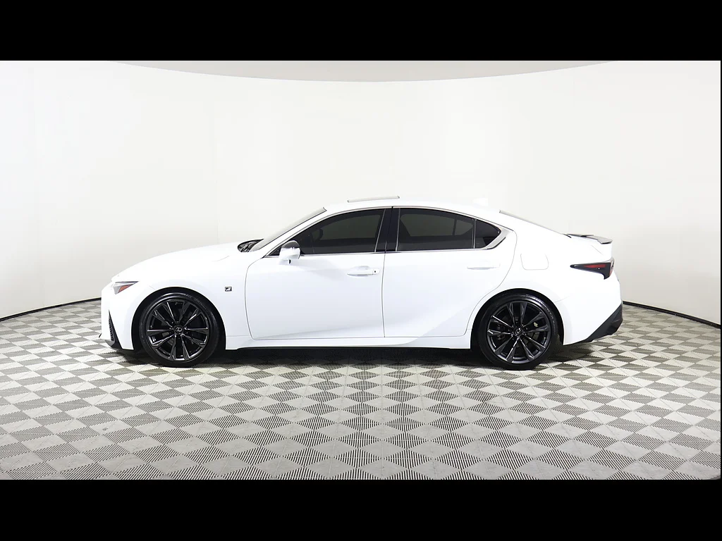 2021 Lexus IS