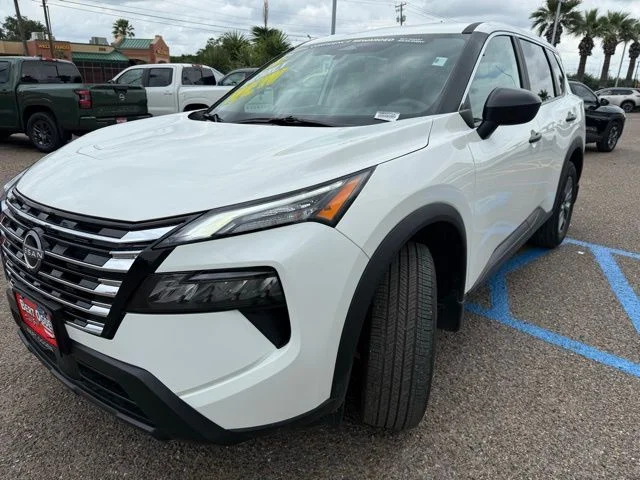 Used 2026 White Nissan S image 3
