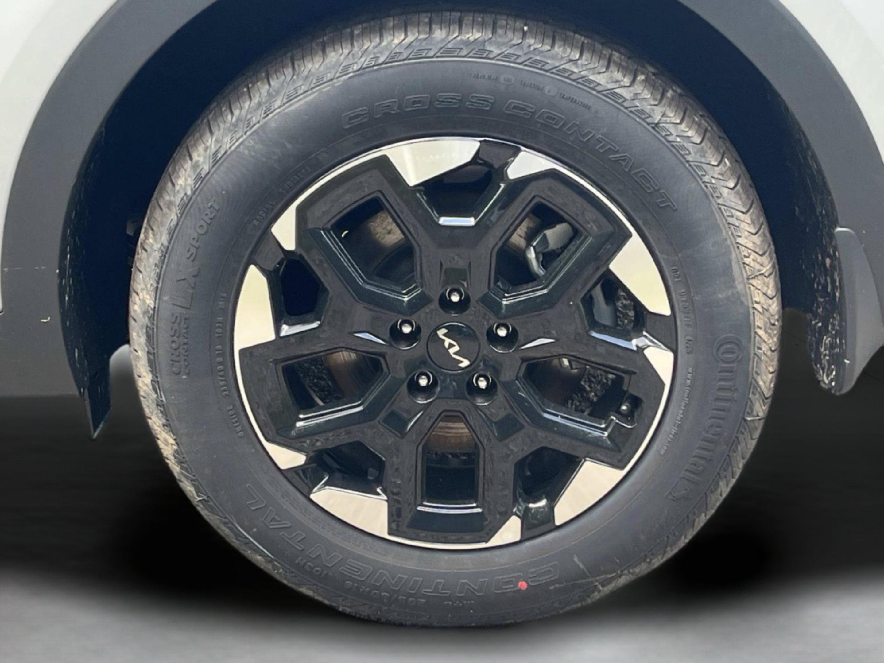 New 2026 Wolf Gray Kia S image 36