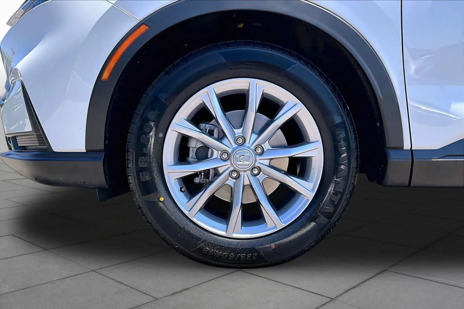 Used 2025 Platinum White Pearl Honda EX image 11