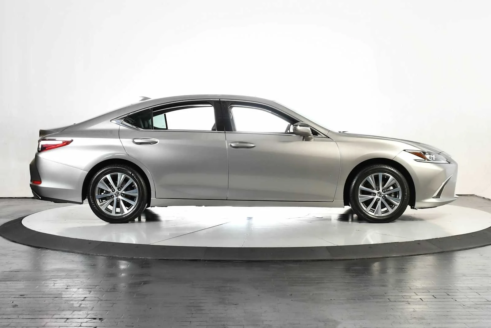 Certified Used 2020 Atomic Silver Lexus  image 8