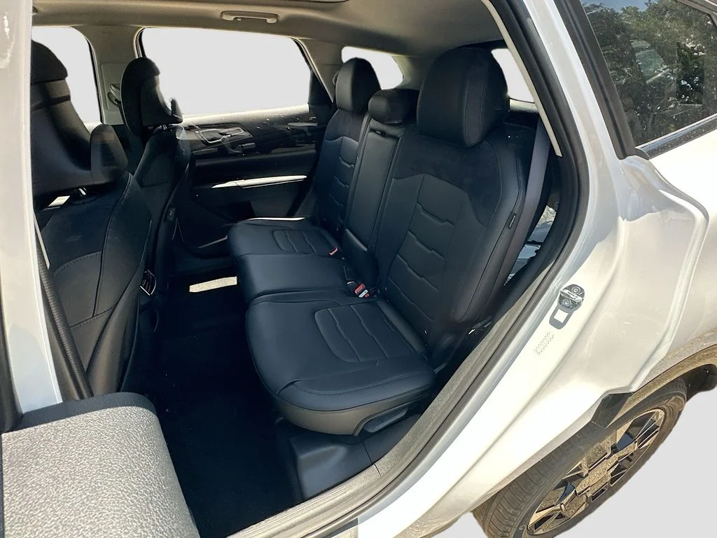 New 2026 Glacial White Pearl Kia SX Prestige image 26