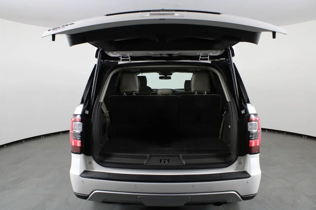 Used 2018 White Ford Limited image 16