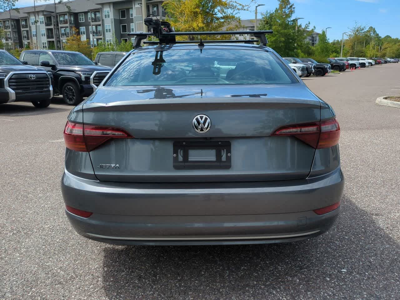 Used 2019 Platinum Gray Metallic Volkswagen SE image 5