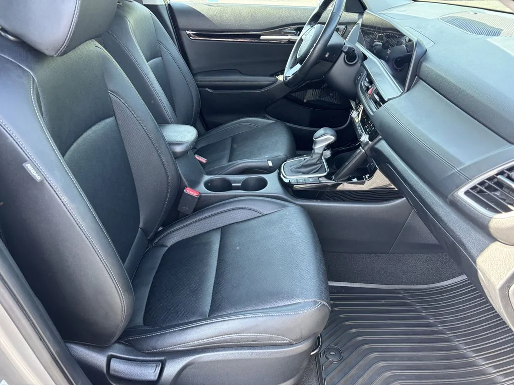 Used 2025 Gray Kia EX image 20