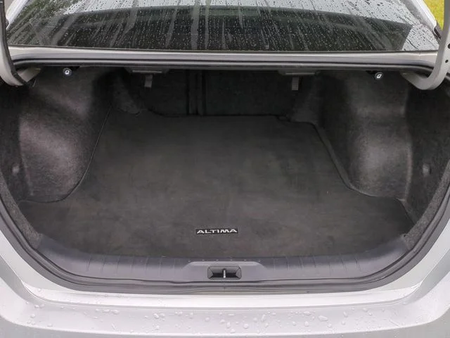 Used 2023 Silver Nissan 2.5 SL image 23