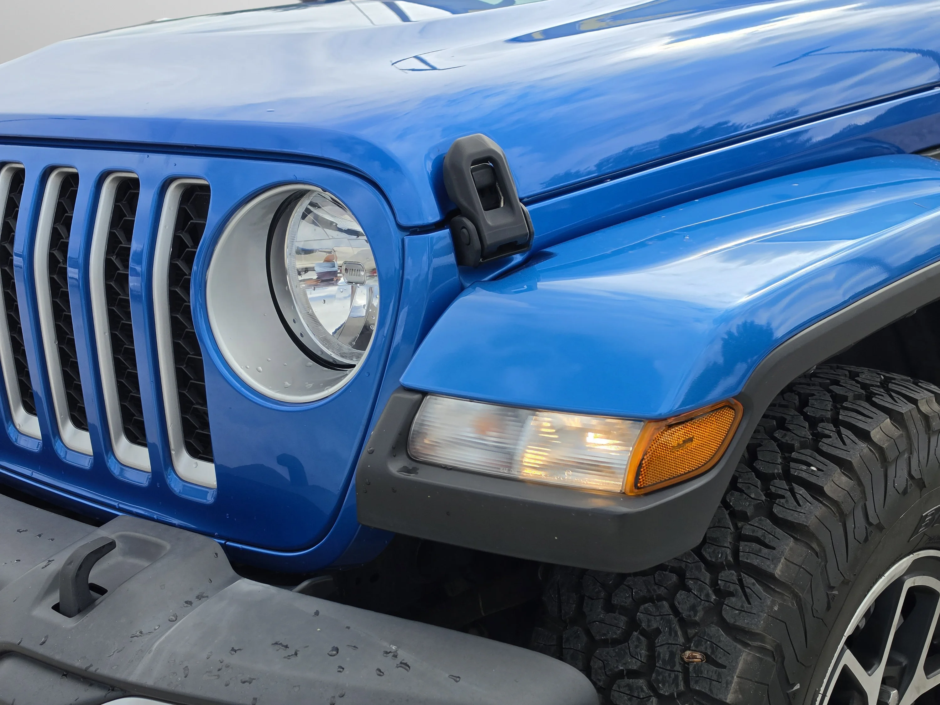 Used 2021 Hydro Blue Pearlcoat Jeep Overland image 11