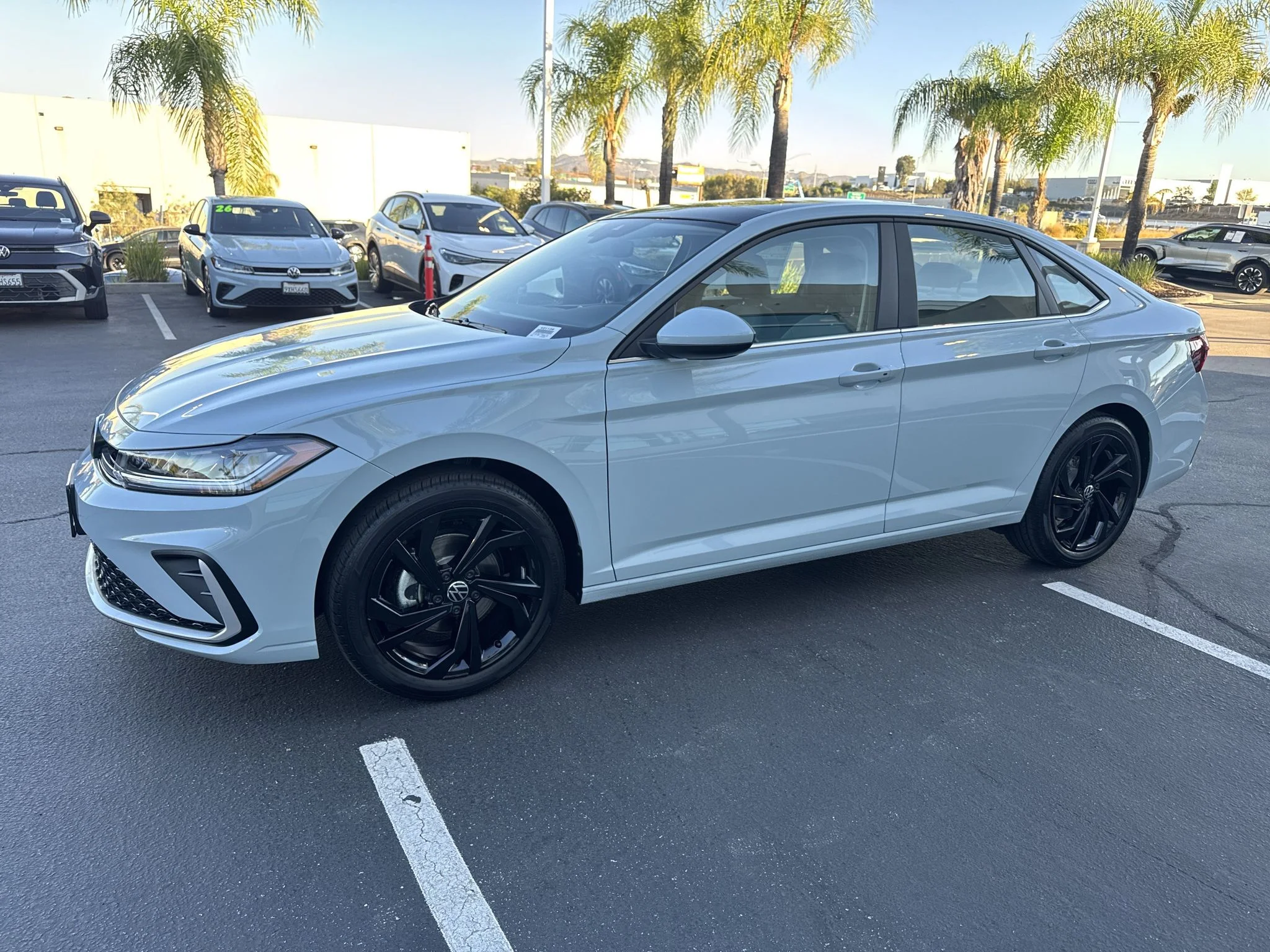 New 2027 Monument Gray Volkswagen SE image 4