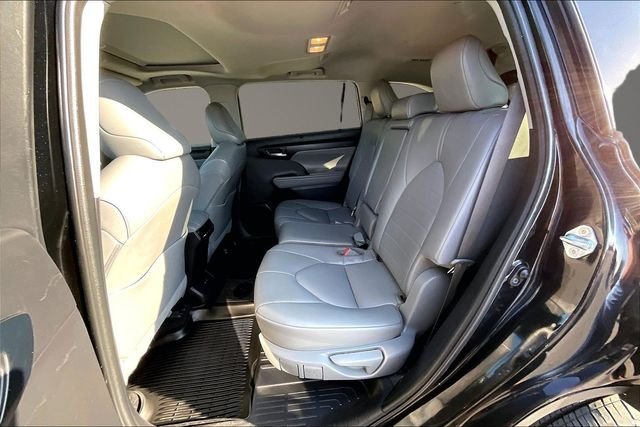 Used 2022 Black Toyota XLE image 24