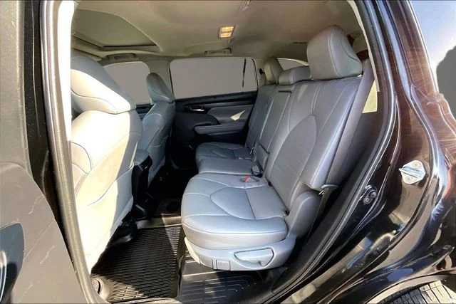 Used 2022 Black Toyota XLE image 24