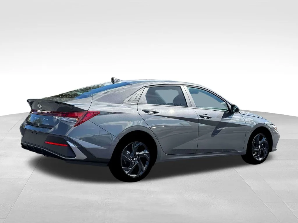 Used 2026 Gray Hyundai SEL Sport image 9